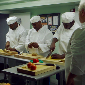 3050041_020718-cc-geo-knife-skills-doc-img